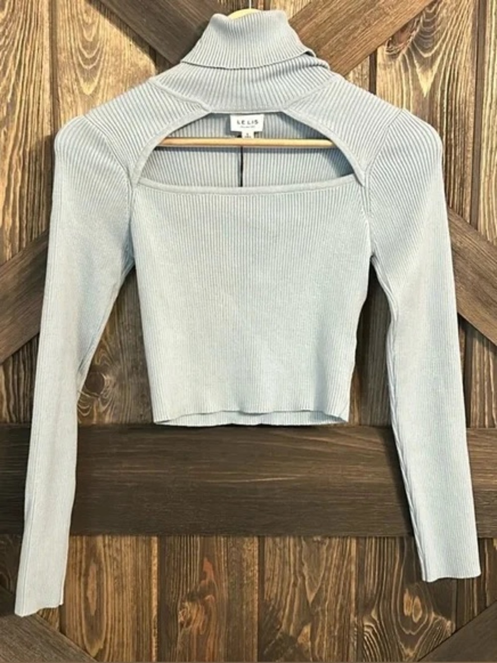 Le Lis keyhole cropped turtleneck size small